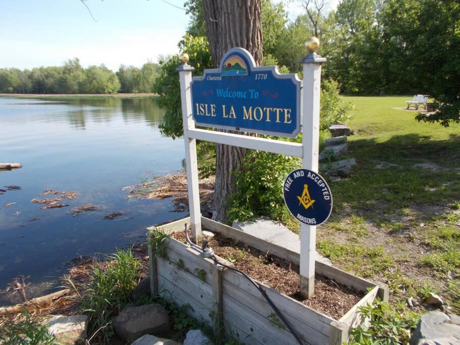 Inn At The Isles Cottage Isle la Motte 外观 照片